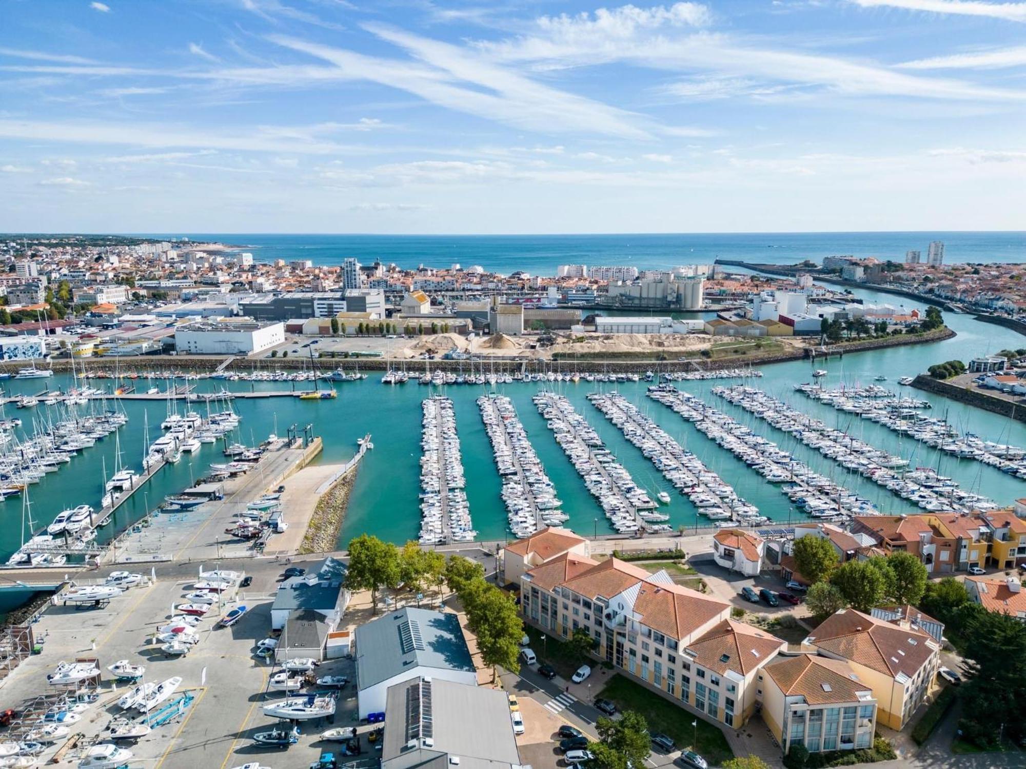 Appartement 1 Chambre, Avec Loggia Et Vue Sur Le Port Olona La Chaume Luaran gambar